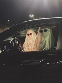 Ghost trend, tiktok, grunge, couple Ghost Girlfriend, Sheet Ghosts, Disco Halloween, Ghost Photo