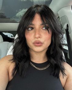 Mid Haircuts, Medium Length Hair With Bangs, Hair Inspiration Short, Queen Hair, Haircuts For Medium Hair, Hair Inspo Color, Long Bob, Medium Length Hair Cuts, Aesthetic Hair