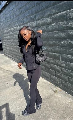 Chill Outfits Black Women, Insta Baddie Fits, Winter Outfits Black Women, Outfits Black Women, Baddie Outfit, Side Part Hairstyles, Fly Outfit, Cute Birthday Outfits, Fits Aesthetic