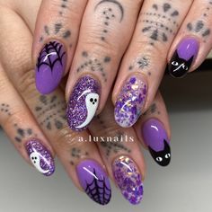 Acrylic Nail Cat Designs, Halloween Nails Black And Purple Glitter, Halloween Nail Designs Purple And Black, Spooky Nails Bats, Bat Glitter Nails, Purple And Silver Halloween Nails, Purple Nail Designs Halloween, Pink Purple Halloween Nails, Halloween Nails 2023 Purple