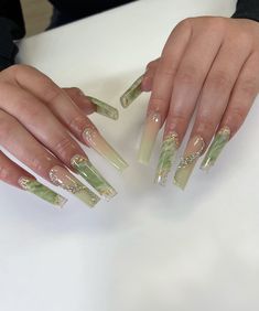 Sweet 16 Nails, Quinceanera Nails, Green Acrylic Nails, Long Acrylic Nail, Ideas Para Uñas, Long Acrylic Nail Designs, Acrylic Nail Ideas, Long Acrylic Nails Coffin, Baddie Nails