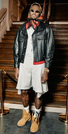 Maximalist Fashion Men, Maximalist Outfits Men, Maximalist Outfits, Proportions Fashion, Nike Slippers, Black Men Fashion Urban, Maximalist Fashion, Creative Fashion Photography