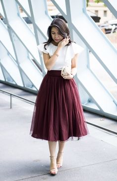 Bow tulle skirt, ruffle crop top, holiday outfit, petite fashion blog, Seattle Public Library Skirt Top Designs For Women, Midi And Top, White Top And Skirt Outfit, Skirt And Top Ideas, Tea Length Skirt Outfit, Crop Tops With Skirts, Tops For Skirts, Top For Skirt, Skirt And Top Outfits