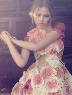 . Prom Dresses Gowns, Gowns Prom, Rose Style, Floral Fashion, Ball Gown Dresses, Flower Dresses, Fashion Photo