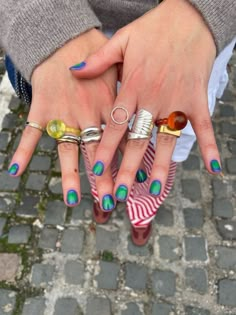 Nail Different Colors Each, Artsy Short Nails, Colorful Winter Nails, Nail Ideas Aura, Blue And Green Aura Nails, Red Funky Nails, Blue Green Nails Designs, Blue And Green Nails Ideas, Gel Manicure Blue