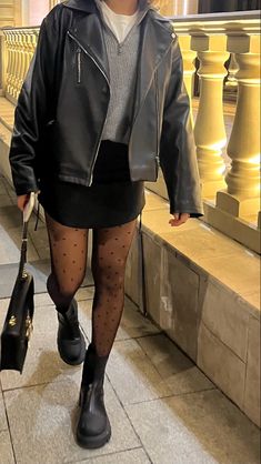 Sweater With Leather Jacket, Cool Girl Thanksgiving Outfit, Fall Outfits Black Mini Skirt, Fall Outfits Women Aesthetic 2024, Outfit 2024 Fall, Lookbook Outfits Autumn 2024, Autumn Outfits Leather Jacket, Autumn Outfit Inspo 2024, Bumper Jacket Outfit Women