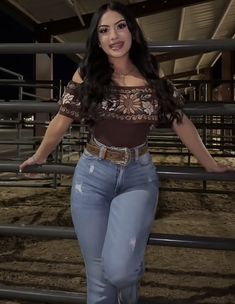 Jaripeo Outfits Summer, Baile Fits, Cowboy Outfits For Women, Cowgirl Outfits Party, Jaripeo Outfits, Takuache Girl Outfits, Vaquera Outfits