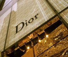 Golden Brunette, Dior Store, Serena Van Der Woodsen, Gold Girl, Rich Kids, Golden Girl, Store Front