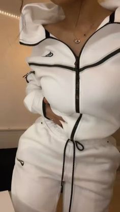 Cute Nike Outfits, Mode Zara, Tomboy Style Outfits, Nike Tech, Swaggy Outfits, Simple Trendy Outfits, Baddie Outfits Casual, Cute Simple Outfits