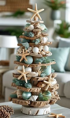 40+ Cozy Coastal Christmas Decor Ideas for a Warm Winter Feel (2024) Starfish Tree Topper, Coral Centerpieces, Caribbean Christmas, Coastal Christmas Tree, Coastal Christmas Decor, Australian Christmas, Summer Christmas, Sea Decor, Driftwood Decor