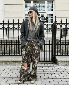 Outfit Primavera, Fashion Mistakes, Street Style Inspiration, Runway Show, Style Mistakes, Newest Trends, Casual Chic, Plus Size Outfits