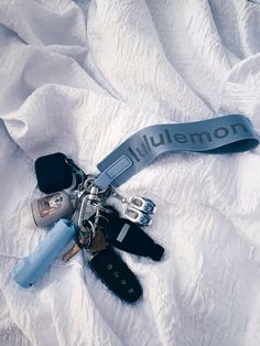 #lululemon #birthdaywishlist #keychain #trendy #wallet #preppyaesthetic Lulu Lanyard, Blue Keychain Aesthetic, Lululemon Lanyard, Car Keychain Aesthetic, Car Keys Aesthetic, Lululemon Keychain, Car Keychain Ideas, Lanyard Ideas, Boho Chic Style Outfits