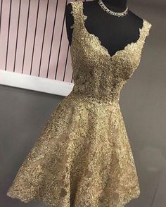 Gold Dress Knee Length, Short Gold Wedding Dress, Quinceanera Dama Dresses Gold, Gold Dresses Short, Gold Ballroom Dress, Gold Short Dresses, Gold Dama Dresses, Short Gold Prom Dresses, Gold Sundress