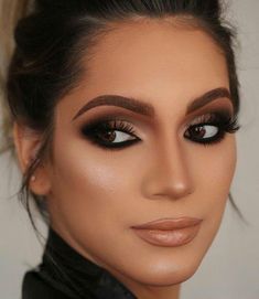 Natural Smokey Eye Makeup, Dark Smokey Eye, Natural Smokey Eye, Eye Makeup Looks, Neutral Makeup, Makijaż Smokey Eye