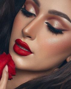 Festival Eye Makeup, Exotic Makeup, Stylish Makeup, Holiday Makeup Looks, Beginners Eye Makeup, Eye Makeup Ideas, Makeup Clothes, Bridal Makeup Looks, Glamour Makeup