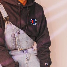 Urban Outfitters (@urbanoutfitters) • Instagram photos and videos Fashion Design Inspiration, Urban Wear Women, Urban Apparel, Streetwear Mode, Urban Fashion Women, Hipster Mens Fashion, Urban Dresses, Urban Wear, Casual Chic Style