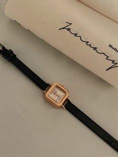 Vintage Square Watch, Watches Women Fashion Classy, Classic Watches Women, Aesthetic Watches, Aesthetic Watch, Cold Fashion