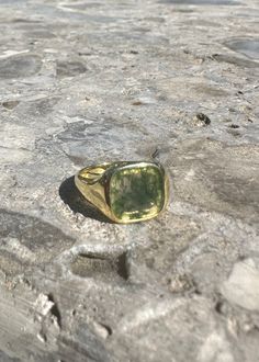 Here we have a lovely timeless 18K gold Signet Ring / pinky ring with a green zircon stone, its 11.5mm in height and 3.2mm in thickness, it has a smoothed edge for maximum comfort. The edge thickness is 1.3mm and sits perfect one the finger to reduce the chances of catching on anything in your day to day life. I have included the diagram to give customers a good understanding of the full dimensions. This is finish product and is ready for dispatch on Express Fedex delivery 14k Gold Signet Ring, Royal Rings, Pinky Signet Ring, Green Stone Ring, Mens Pinky Ring, Gold Pinky Ring, Fedex Delivery, Black Stone Ring, Vintage Gold Rings