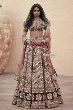 Bridal Lehenga Sabyasachi, Sabyasachi Dresses, Mehandi Outfits, Bridal 2023, Lehenga Gown, Latest Bridal Dresses