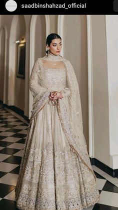 Trendy Lehenga Designs, Pretty White Dresses, Bridal Anklet, Bridal Lengha, Street Style Fall Outfits, India Dress, Pakistani Bridal Dresses