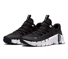 Nike Free Metcon 5 Black White Training DV3950-001 Women’s Size 7.5 No Box Lid Brand New Shipped via FedEx Note: Box has no lid Feel free to ask questions. Thanks for looking! Nike Tenis, Nike Free Metcon, Nike Training Shoes, Black Nike Shoes, Nike Metcon, Womens Training Shoes, Nike Training, Workout Shoes, Note Box