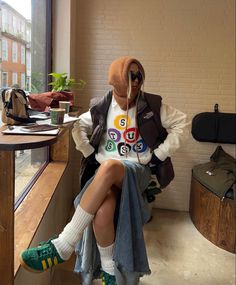 Denim Maxi Skirt Outfit, Sofia Coelho, Stussy Women, Campus Style, Tours France, Coffee Places, Shotting Photo, Maxi Skirt Outfits, Kali Uchis