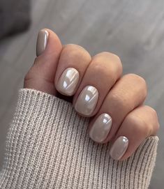 Neutral Winter Nails 2024-2025: 17 Design Ideas for Perfect Style and Elegance in Square, Oval, Almond, Coffin Shapes Pedicures 2024, Trendy Nails Ideas 2024, Delivery Nails, Tan Chrome Nails, Neutral Winter Nails, Nails Beige, Gel Toe Nails, Smink Inspiration