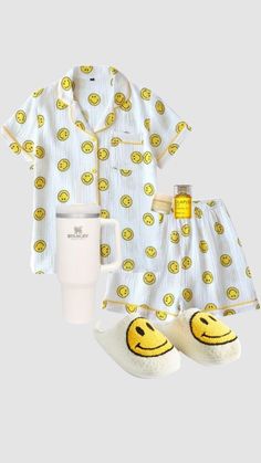 Preppy Accessories, Preppy Gifts, Cute Pjs, Preppy Summer Outfits, Cute Pajama Sets, Casual Preppy Outfits, Cute Lazy Day Outfits, Estilo Preppy, Lazy Day Outfits