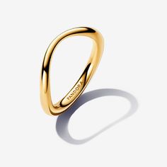 Choose sleek simplicity when you wear the Organically Shaped Band Ring. Crafted of our 14k gold-plated unique metal blend, this polished ring band features an organic look, varying in thickness for an undulating effect. A playful reimagining of a standard linear silhouette, this ring's curves make it a fresh addition to your favorite stack. Use it as an accent piece to pair with different metal tones, stones and colors, or stack similar simple styles for a sleek result. - Pandora Organically Shaped Band Ring - 14k Gold-plated unique metal blend - Sz. 5 Pandora Essence, Custom Charm Bracelet, Pearl Engagement Ring, Xmas List, Solid Gold Necklace, Solid Gold Earrings, White Gold Necklaces, Solid Gold Rings, Charm Rings