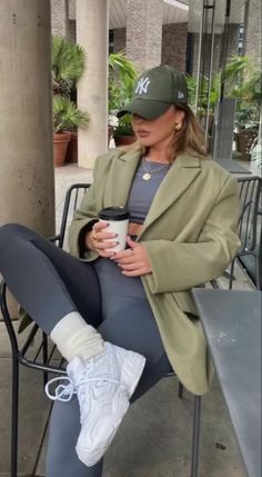 Ellie Beatrice Joslin, Look Legging, Athleisure Outfits, Sporty Outfits, Casual Winter Outfits, Outfit Inspo Fall, Looks Style, Mode Inspiration