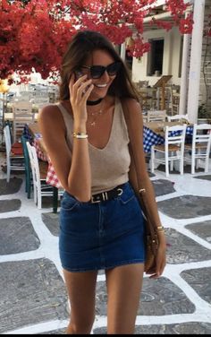 Stylish Denim Skirt, Looks Com Short, Summer Brunch Outfit, Denim Skirt Outfits, Rock Outfit, Skirt Denim, Looks Street Style, Outfit Trends