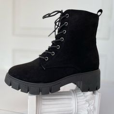 Black Lace Up Black Boots Faux Suede Black Heeled Combat Boots, Black Fur Boots, Tan Combat Boots, Heeled Combat Boots, Heeled Lace Up Boots, Nude Boots, Womens Riding Boots, Top Moda, Lug Sole Boots