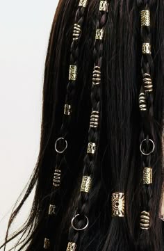 Pirate Hair, Hair Jewelry For Braids, Braid Clips, Hair Charms, Braid Accessories, Hippie Hair, Hair Cuffs, Penteado Cabelo Curto, Hair Rings