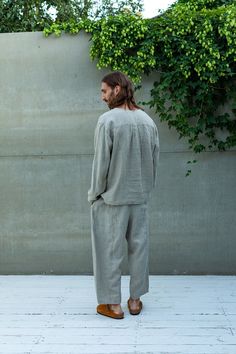 Meditation Aesthetic Men, French Mens Fashion, Linen Clothes Men, Linen Outfits For Men, Linen Outfit Men, Linen Clothes For Men, Linen Pants Outfits, Linen Menswear, Mans Clothes