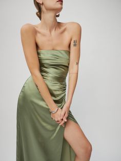 Sustainable Wedding Dress, Reformation Dress, Silky Dress, Reformation Dresses, Silk Charmeuse, Short En Jean, Green Silk, Wedding Party Dresses, Artichoke