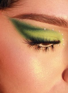 Makeup Verde, Green Shadow, Maquillage On Fleek, Green Makeup, Green Eyeshadow, Makeup For Teens