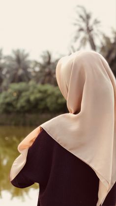 Hijabi Wedding, Muslimah Outfit, Ayat Quran, Love Anniversary Quotes, Shadow Photos, Muslimah Aesthetic, Islamic Girl, Boy Photography Poses, Islam Facts