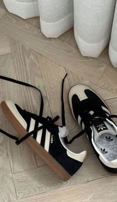 Looks Adidas, Dr Shoes, Shoe Wishlist, Hype Shoes, Girly Shoes, Shoe Inspo, Aesthetic Shoes, Swag Shoes, Pretty Shoes