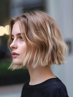 Messy Bob Fine Hair, Blond Balayage Lob, Blonde Short Bob Hairstyles, Short Bob With Waves, Spring Bob, French Bob Balayage, Natural Blonde Short Hair, Square Bob, Color Bob