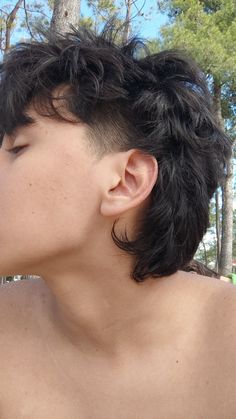 Curly Tomboy Haircut, Textured Mullet Men, Shaved Sides Long Hair, Tomboy Mullet, Hair Side Shave, Textured Mullet, Queer Mullet, Wolf Cut For Men, Shaved Sides Mullet