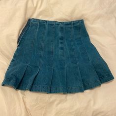 New With Tags Size Xs Trendy Fitted Zara Skort, Zara Pleated Skirted Bottoms, Zara Casual Pleated Bottoms, Casual Pleated Zara Bottoms, Trendy Zara Mini Skort, Zara Fitted Mini Denim Skirt, Casual Zara Mini Skort, Trendy Short Skirt By Zara, Zara Pleated Mini Skort