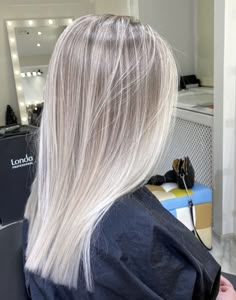 Platinum Blended Roots, Ice Blonde Babylights, Icy Blonde Hair 2023, Platinum Blond Balayage, Bright Pearl Blonde Hair, Blonde Ice Hair, Platinum Blonde With Dark Root Smudge, Ash Blonde Balayage On Blonde Hair, Medium Length V Haircut