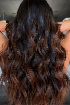 Mahogany Brown Balayage Hair Amber Hair Colors, Mocha Brown Hair, Mocha Color Hair, Mocha Hair, Amber Hair, Black Hair Balayage, Chocolate Brown Hair Color, Brown Hair Looks, Brown Hair Inspo