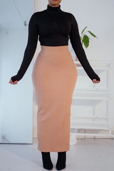 Ribbed Maxi Skirt, Women Work Outfits, Style Pencil Skirt, Cute Professional Outfits, Modest Casual Outfits, High Neck Bodysuit, Pencil Skirt Outfits