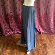 Navy Tulle Semi Sheer Maxi Cottage Ren Faire Prarie Skirt Size Large Brand New With Tags. Measurements On Hanger: Waist: 15 Inches Length: 45 Inches Manikin Measurements: Bust: 33.5 Waist: 25 Inches Hip: 33.5 Inches Height: 5’8” ( 70 Inches) Flowy Light Blue Party Skirt, Light Blue Flowy Skirt For Party, Blue Flowy Party Skirt, Flowy Blue Party Skirt, Blue Flowy Skirted Bottoms, Blue Flowy Skirt For Party, Elegant Blue Full Length Maxi Skirt, Elegant Blue Tiered Maxi Skirt, Flowy Light Blue Lined Maxi Skirt