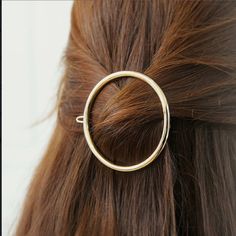 Round Fashion Hair Pin In Gold. Bundle For Additional Savings. Minimalist Hair Accessories, Triangle Hair, Geometric Hair Clip, Hair Acessories, Hair Charms, Silver Hair Clip, Gold Everything, Hairstyles Accessories, Gold Hair Clips