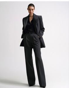 Woman Suit Aesthetic Dark, Black Pants Suit Women Classy, Women’s Suit Outfit Work, Black Suit Aesthetic Woman, Power Woman Outfit, Slay Outfits Classy, Woman Power Suit, Formal Black Suits For Women, Woman Suit Black