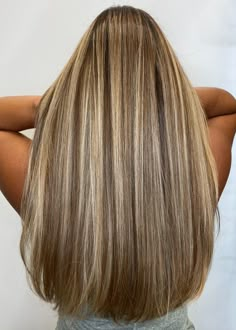 Brown Hair With Highlights Blonde, Dark Hair Blonde Highlights, Bleach Brown Hair, Balyage Long Hair, Ash Blonde Hair Balayage, Dimensional Hair, Blonde Highlights On Dark Hair, Long Shiny Hair