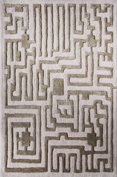 a rug that has been made to look like it is in the shape of a maze