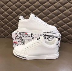 Dolce & Gabbana low top sneakers White Men's Size EU 43 US 10 DG Logo  Condition: open-box Return: We don't accept returns. Elegant Sneakers, Sneakers Men Fashion, Sport Sneakers, Shoe Style, Sneakers Shoes, Womens Running Shoes, Casual Sneakers